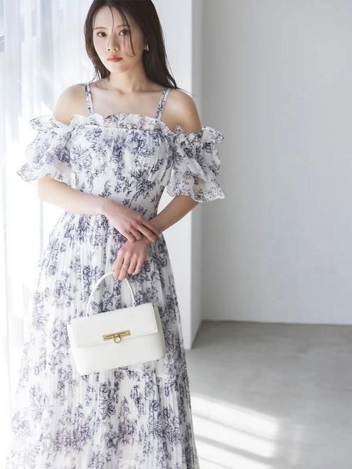 snidel （スナイデル）Sustainaオフショルギャザーワンピ 25春夏