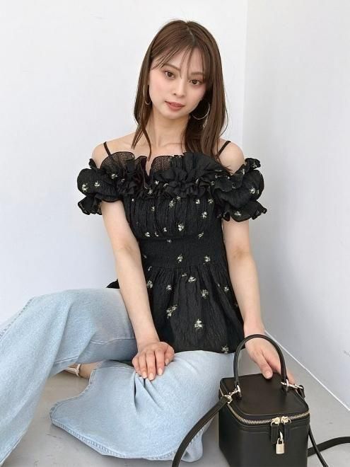 SALE50%OFF スナイデル SNIDEL トップス 25春夏 レースブラウス ミドル丈 半袖 オフショル swfb252033 楽天市場】【SALE50%OFF】【即納】スナイデル SNIDEL トップス