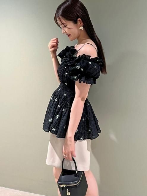 スナイデル オフショルフリルブラウス swfb254037 レディース トップス 透け感 オフショルダー 花柄 シフォン素材 SNIDEL SNIDEL スナイデル オフショルフリルブラウス swfb254037