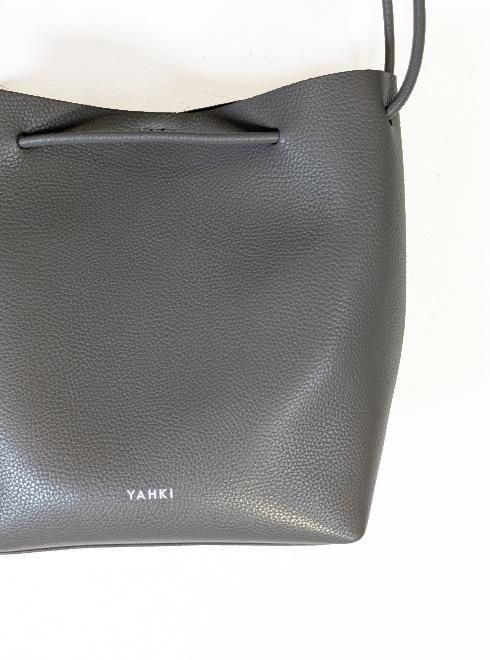 美品　YAHKI　バッグ YAHKI(ヤーキ)SHRINK SOFT W FACE-3 25秋冬【YH-749】ハンド
