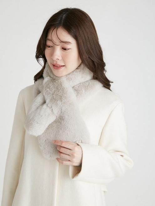 CELFORD (セルフォード)ビジュー付きフェイクファーストール 25秋冬