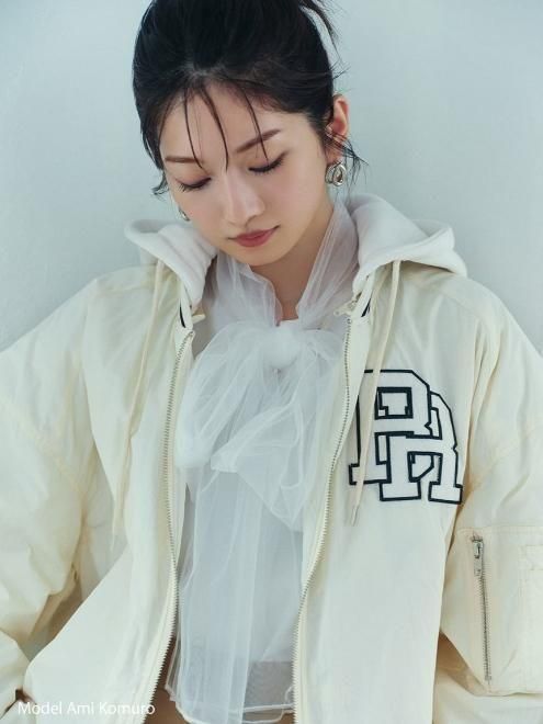 美品 スナイデル snidel ショートブルゾン ブラック SNIDEL（スナイデル）の「Sustainableショートブルゾン