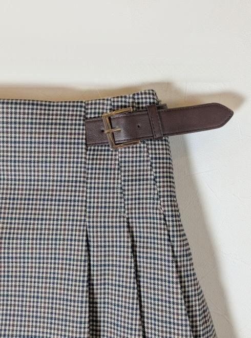 Lily Brown （リリーブラウン)サイドベルトプリーツスカショーパン 25