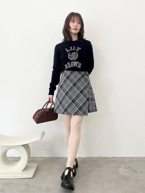 Lily Brown （リリーブラウン)ラメジャガードロゴニットトップス 25