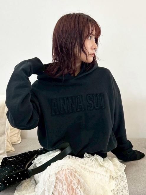 Lily Brown （リリーブラウン)【ANNASUI】ロゴフーディー 25秋冬