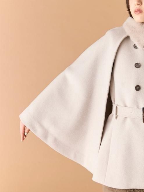 Lily Brown （リリーブラウン)ファー付き3WAYケープコート 25秋冬