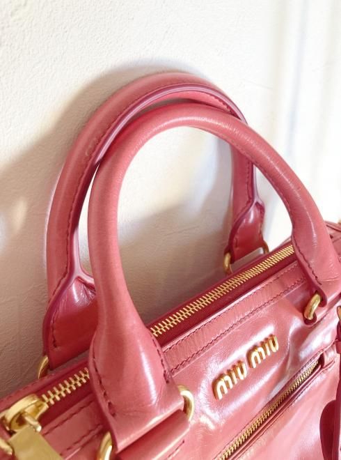 Miu Miu(ミュウミュウ)2WAYレザーショルダーバッグ　FRAGOLA ピンク【RL0104】 ハンド・ショルダーバッグ -  通販セレクトショップ HeartySelect | TODAYFUL.SNIDEL.CELFORD.COCODEAL等正規取扱　大阪枚方くずは