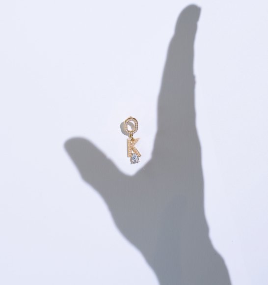 alphabet ok pierce (earring) gold single