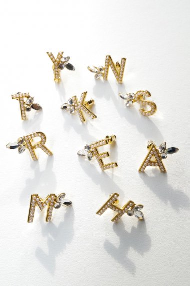 alphabet pierce (earring) gold single  