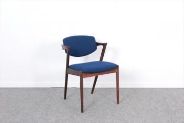 北欧ビンテージ家具　ダイニングチェア　ローズウッド　レザー貼り　イギリス 北欧 ヴィンテージ ダイニングチェア ローズウッド 中古