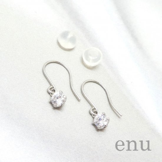 ≪SALE≫enu エヌ ENE-053 14金 ホワイトゴールド 一粒フックピアス - ジュエリーショップNONBODY