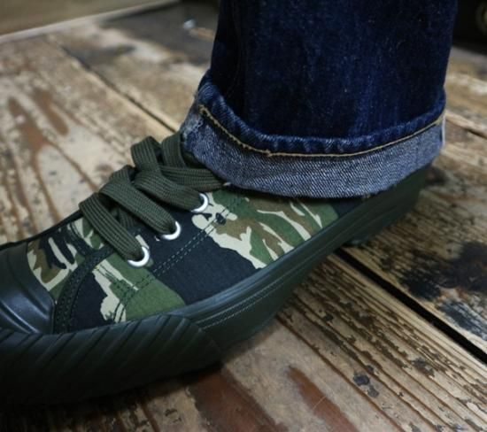 クッシュマン WWⅡ ローカットスニーカー - TRAVIS