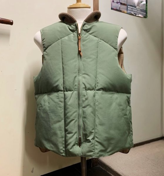 <img class='new_mark_img1' src='https://img.shop-pro.jp/img/new/icons43.gif' style='border:none;display:inline;margin:0px;padding:0px;width:auto;' />COLIMBO Tempco SIGNATURE DOWN VEST