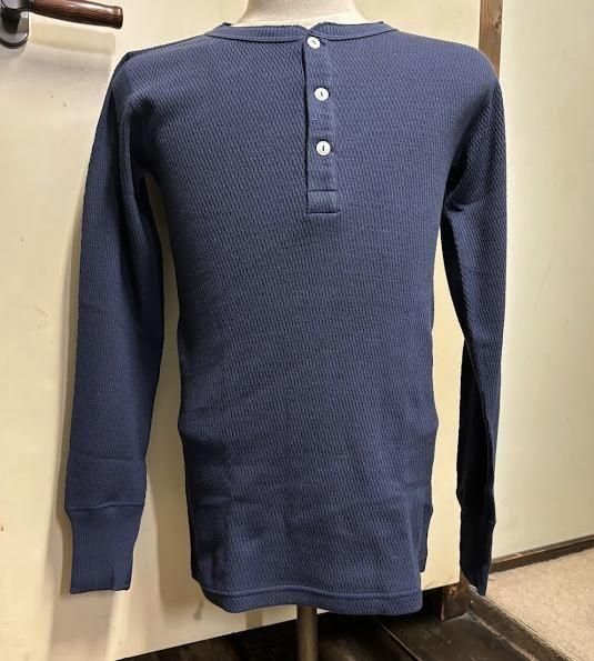 長袖Tシャツ - TRAVIS