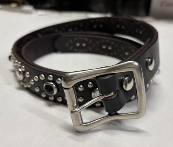 <img class='new_mark_img1' src='https://img.shop-pro.jp/img/new/icons55.gif' style='border:none;display:inline;margin:0px;padding:0px;width:auto;' /> JEWEL STUDDED LEATHER BELT 27mm Cat`s eye Pattern (åĥѥ)