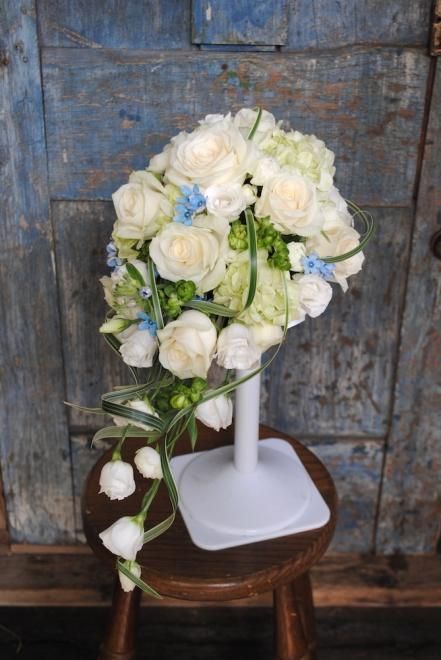 サンキャッチャー♡ハンドメイド「お上品！白いお花のキラキラブーケ♡」 サンキャッチャー♡ハンドメイド「お上品！白いお花のキラキラブーケ♡」