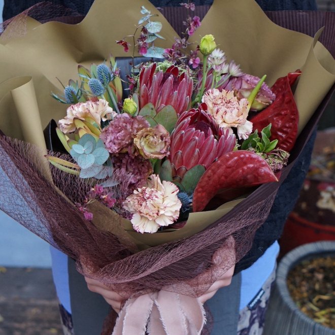 個性的でインパクト抜群の花束 名古屋の花屋ゴールデンチャイルドガーデン