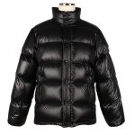 <img class='new_mark_img1' src='https://img.shop-pro.jp/img/new/icons20.gif' style='border:none;display:inline;margin:0px;padding:0px;width:auto;' />MONCLER GENIUS<br>モンクレール ジーニアス<br>MONCLER X FRGMT<br>AMARANTH GIUBBOTTO 05
