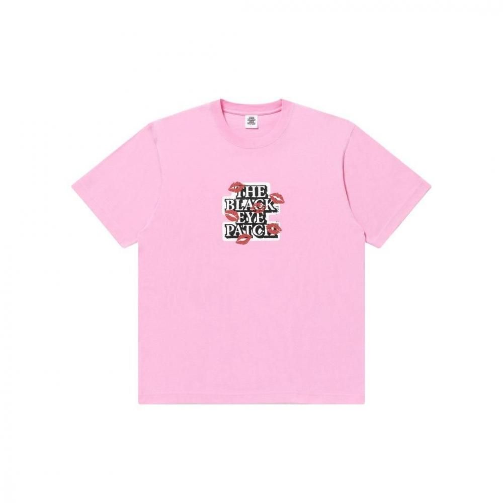 KISSES ON OG LABEL TEE BLACK – BlackEyePatch
