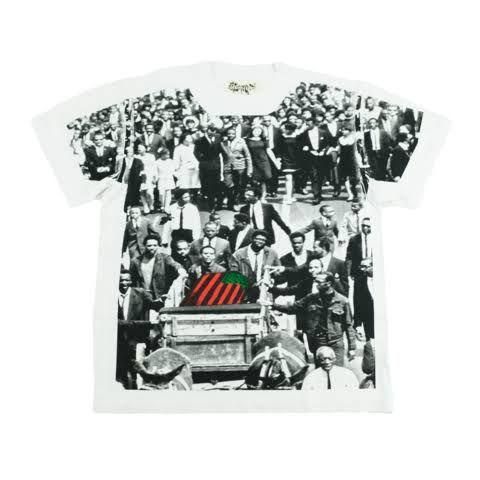 DENIM TEARS（デニム・ティアーズ） TEARS, FLAGS & CASKETS TEE
