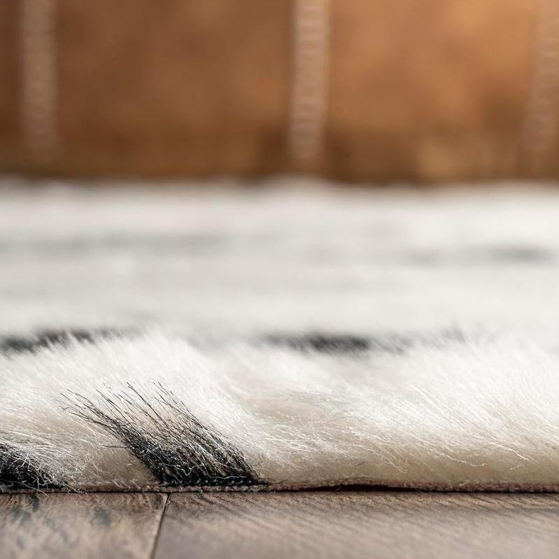 アニマル 牛柄ラグ | カウハイド(牛革)風 - ラグ 絨毯