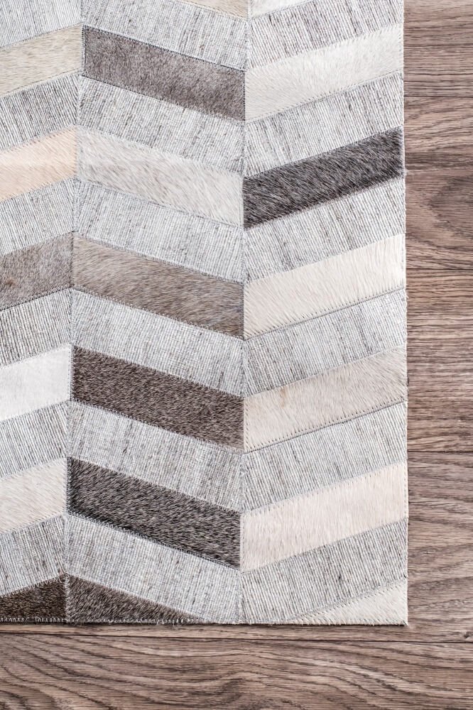 牛革 カウハイド ヘリンボーン柄 パッチワーク グレー カーペット 絨毯 輸入ラグ Mandovi Cowhide Herringbone Rug