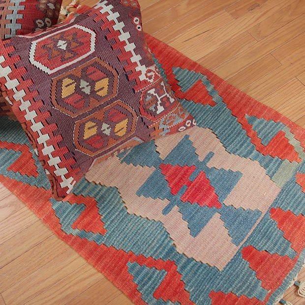 ニューキリム カイセリ 幾何学模様 手織りラグ ウール製 赤 青 オレンジ