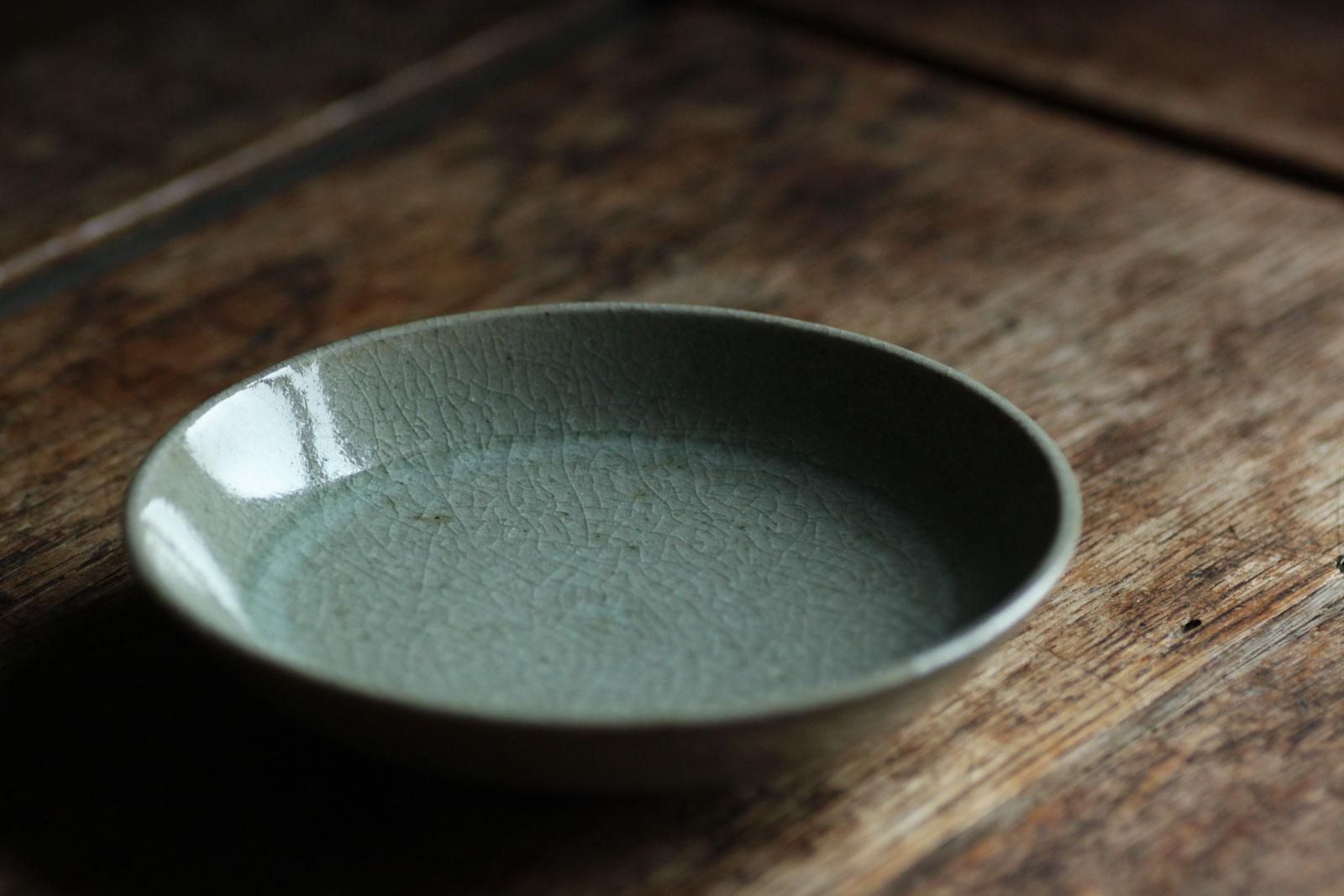 雅峰窯 / しのぎ平丸皿・φ20.5cm（飴黄） - “ MIGRATORY ” web shop