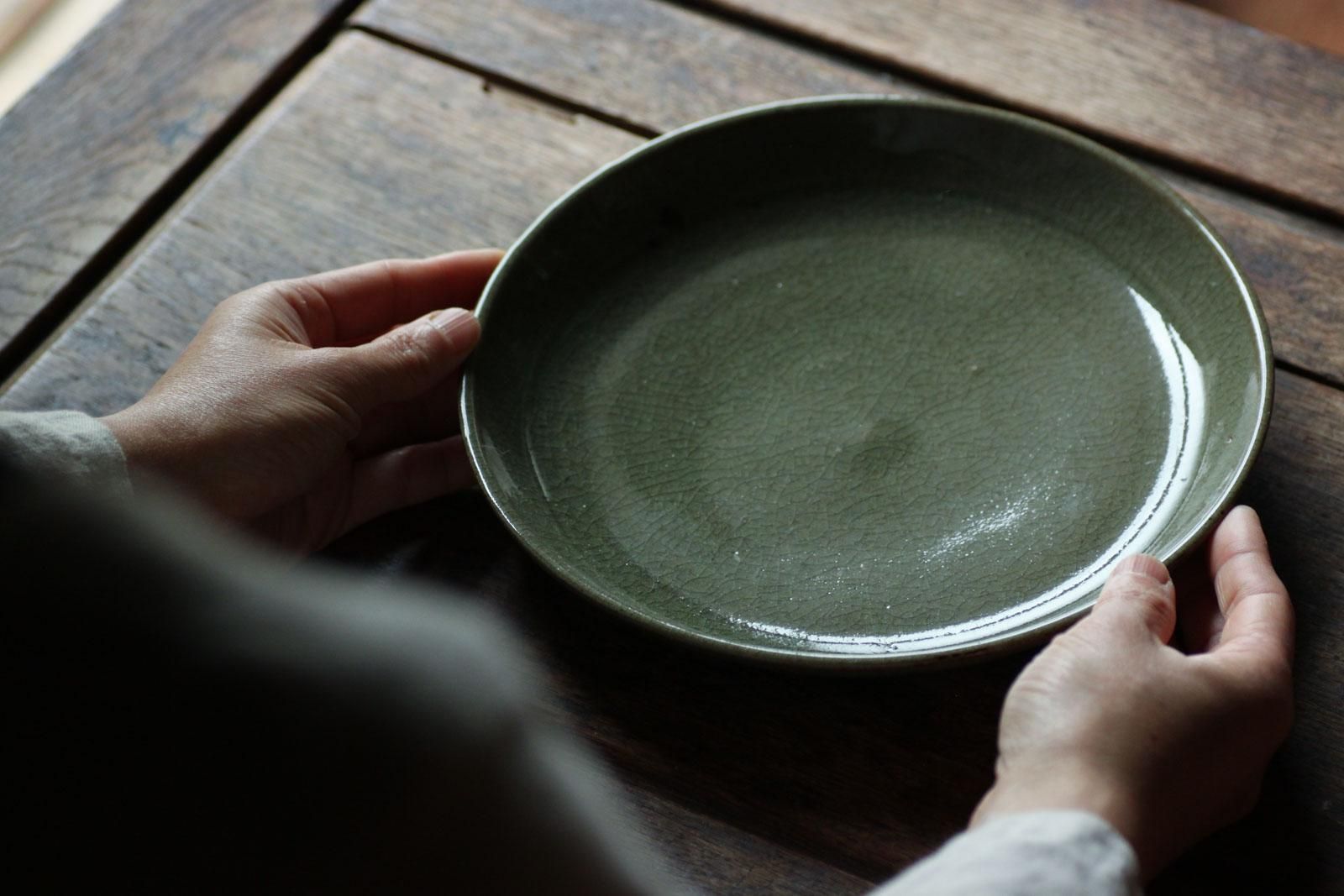 田谷直子 七寸台形皿/灰釉グリーン - manufact jam 楓 OnlineStore