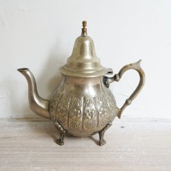 <img class='new_mark_img1' src='https://img.shop-pro.jp/img/new/icons20.gif' style='border:none;display:inline;margin:0px;padding:0px;width:auto;' />Vintage Morocco Teapot 03
