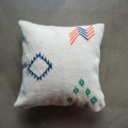 Hanbel cushion 001