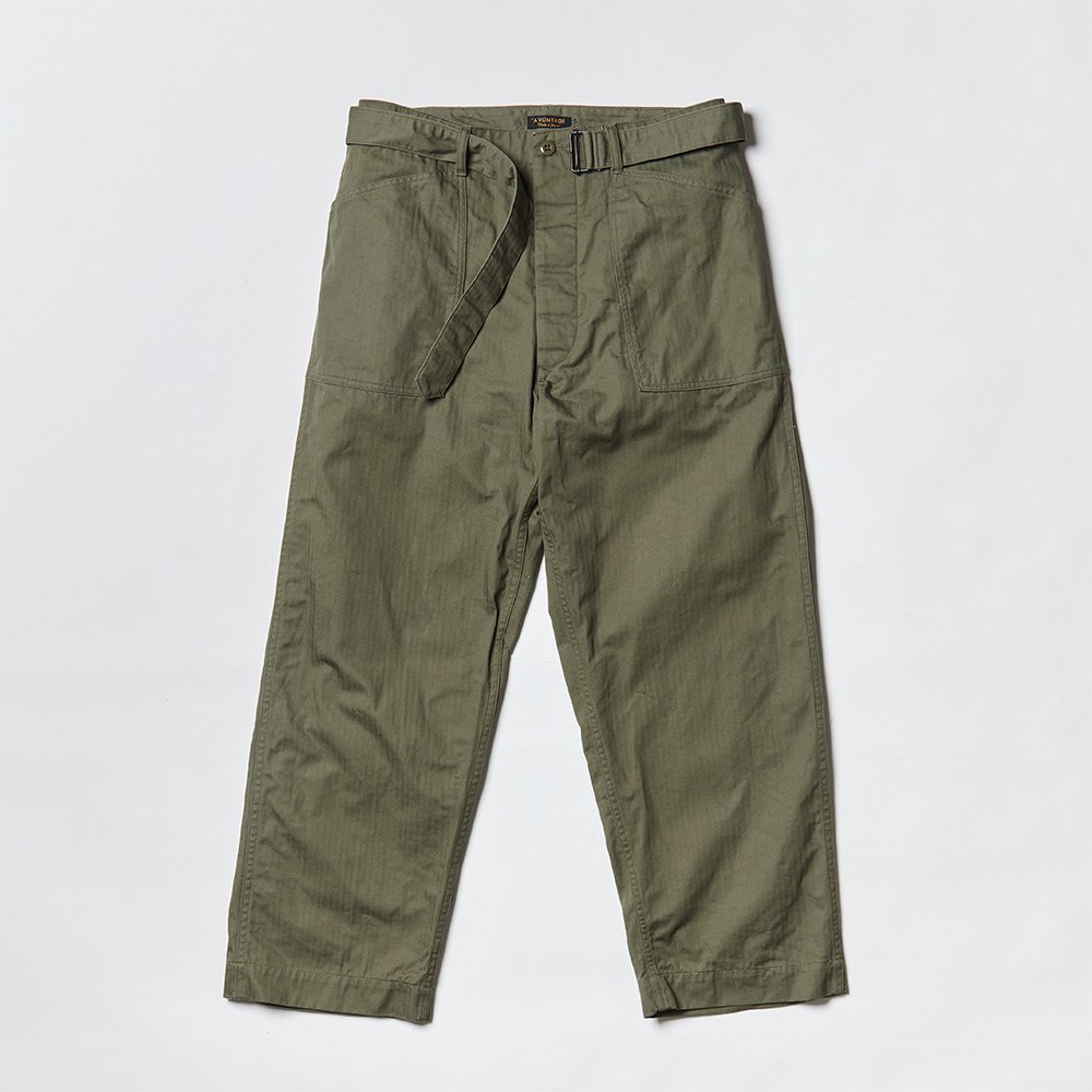 <img class='new_mark_img1' src='https://img.shop-pro.jp/img/new/icons8.gif' style='border:none;display:inline;margin:0px;padding:0px;width:auto;' />Utility Trousers W/Belt -Military Heringbone-