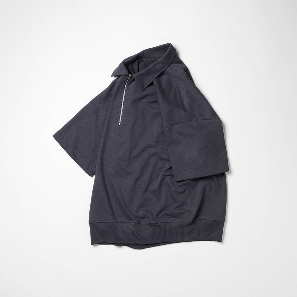 <img class='new_mark_img1' src='https://img.shop-pro.jp/img/new/icons8.gif' style='border:none;display:inline;margin:0px;padding:0px;width:auto;' />Half Zip Polo S/S