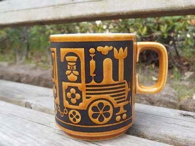 Hornsea【機関車】マグカップ- 英国カントリー雑貨「インテリア Hornsea【機関車】マグカップ- 英国カントリー雑貨「インテリア