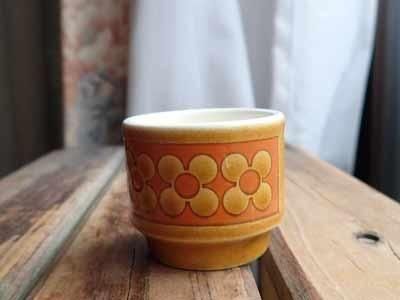 ホーンジーのサフラン、エッグスタンド - 英国カントリー雑貨