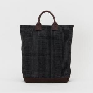 <img class='new_mark_img1' src='https://img.shop-pro.jp/img/new/icons1.gif' style='border:none;display:inline;margin:0px;padding:0px;width:auto;' />Hender Scheme  tweed tote big xu-b-ttb