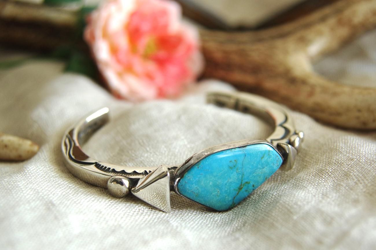 WALL -CRAFT & ANTIQUE- インディアンジュエリー / Orville Tsinnie