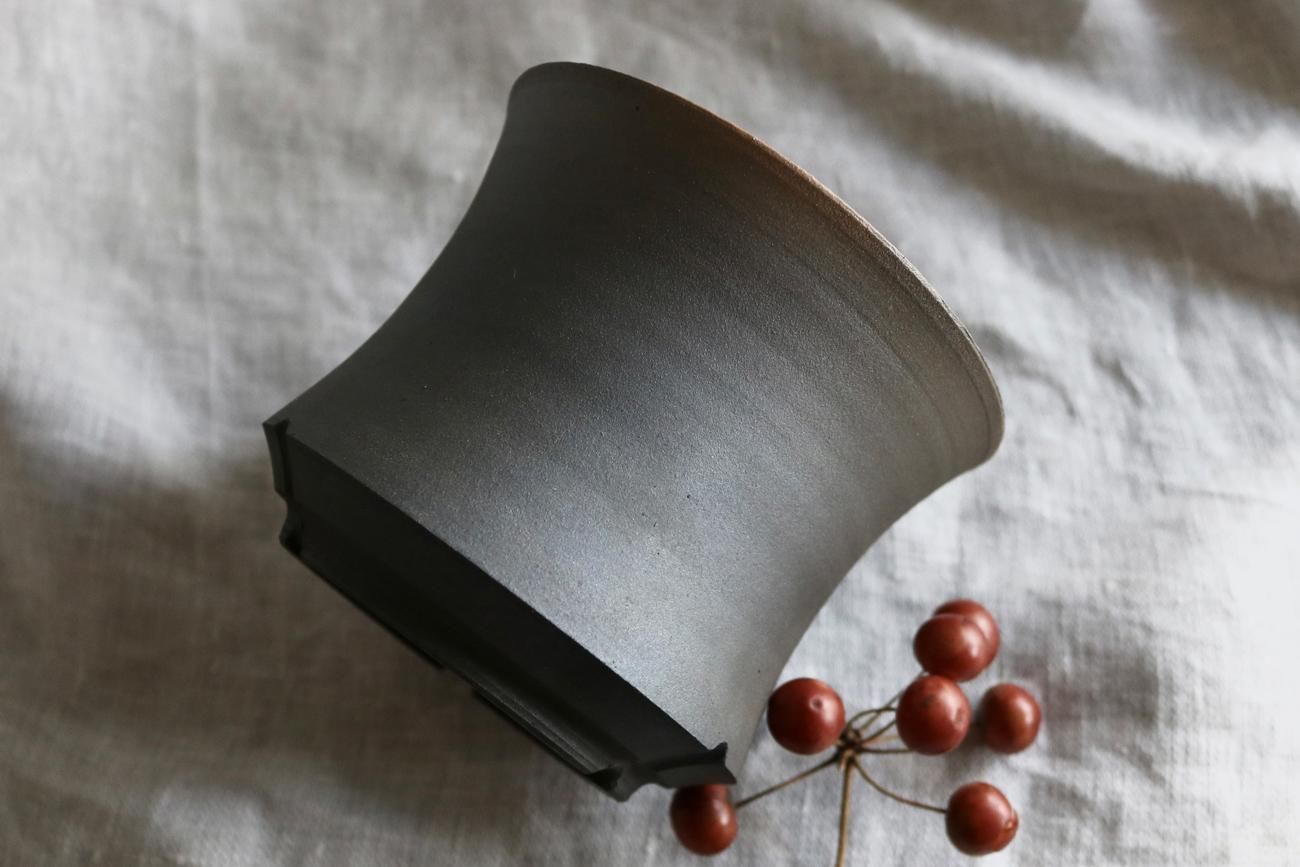 dairoku pottery / 炭化植木鉢 #2 (UY_007) | 陶器 - WALL