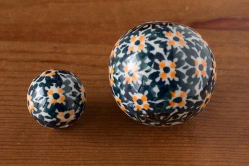 「ボレス」ビーズ2cmと3.6cm