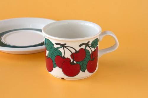 ARABIA Kirsikka アラビア キルシッカ コーヒーカップ&ソーサー ARABIA Kirsikka アラビア キルシッカ コーヒーカップ&ソーサー