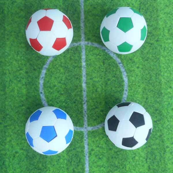 サッカーボールグッズ・雑貨　サッカーボール型消しゴム！　４種類からお好きな色を選択