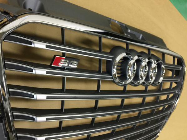 Audi 純正 A3/S3 フロントグリル ：USモデル パーキングセンサー