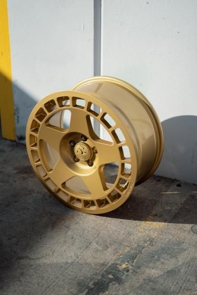 マック Fifteen52 JAPAN