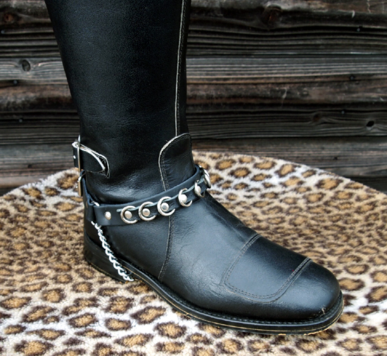 <img class='new_mark_img1' src='https://img.shop-pro.jp/img/new/icons55.gif' style='border:none;display:inline;margin:0px;padding:0px;width:auto;' />U.K. Ring Leather Boots Strap