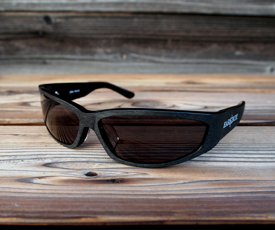 <img class='new_mark_img1' src='https://img.shop-pro.jp/img/new/icons5.gif' style='border:none;display:inline;margin:0px;padding:0px;width:auto;' />BARKBOX Sunglasses - Woody Black (20th Anniversary Limited Edition)