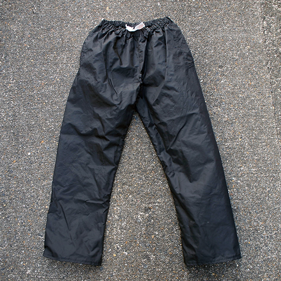 <img class='new_mark_img1' src='https://img.shop-pro.jp/img/new/icons5.gif' style='border:none;display:inline;margin:0px;padding:0px;width:auto;' />Vintage Waterproof Garment Black Trousers (28-30) wg-004