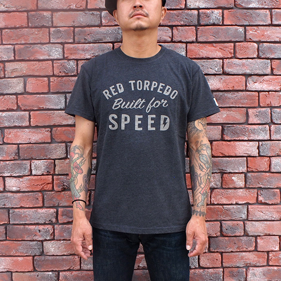 <img class='new_mark_img1' src='https://img.shop-pro.jp/img/new/icons5.gif' style='border:none;display:inline;margin:0px;padding:0px;width:auto;' />Red Torpedo Built for Speed T-Shirt (Anthracite)