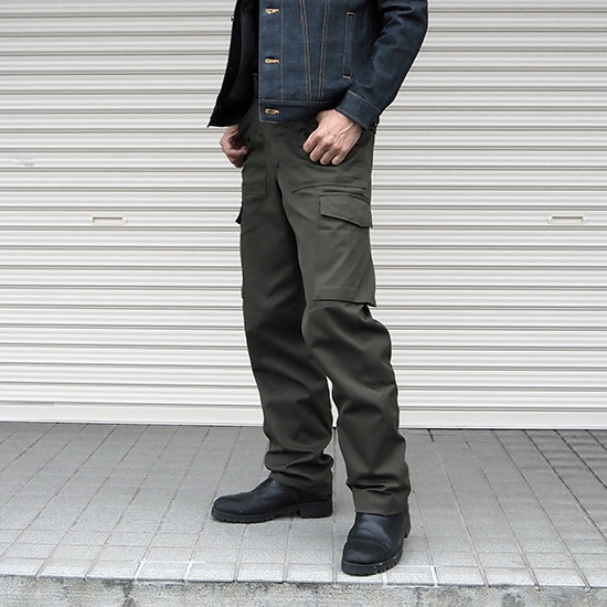 <img class='new_mark_img1' src='https://img.shop-pro.jp/img/new/icons5.gif' style='border:none;display:inline;margin:0px;padding:0px;width:auto;' />DEAD STOCKAustrian Army Fatigue Cargo Trousers