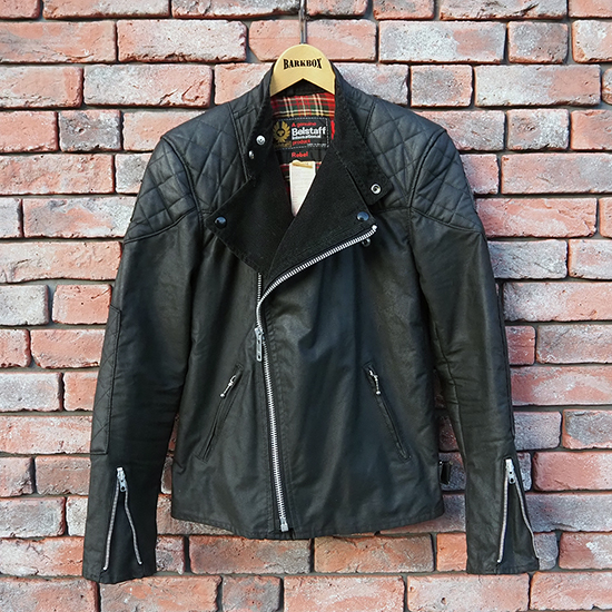 <img class='new_mark_img1' src='https://img.shop-pro.jp/img/new/icons5.gif' style='border:none;display:inline;margin:0px;padding:0px;width:auto;' />Vintage Belstaff Rebel Wax Cotton Jacket (36-38) ojk-41