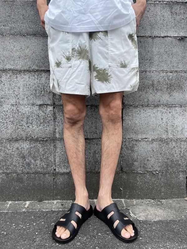 <img class='new_mark_img1' src='https://img.shop-pro.jp/img/new/icons14.gif' style='border:none;display:inline;margin:0px;padding:0px;width:auto;' />ARMY TWILL(ߡĥ)Print Cotton-Polyester Plain Baker Shorts/White